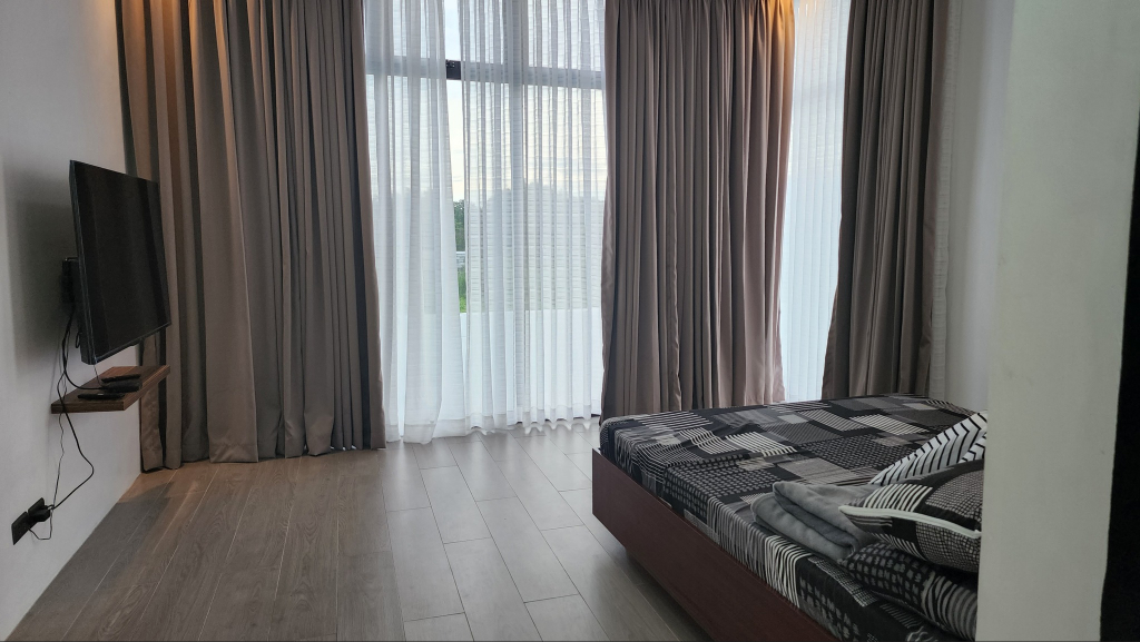 Happy Villa Pampanga Resort Swimming Pool