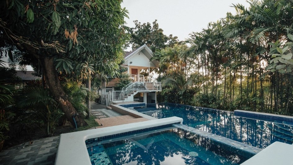 R&J Gardens | Resort Swimming Pool