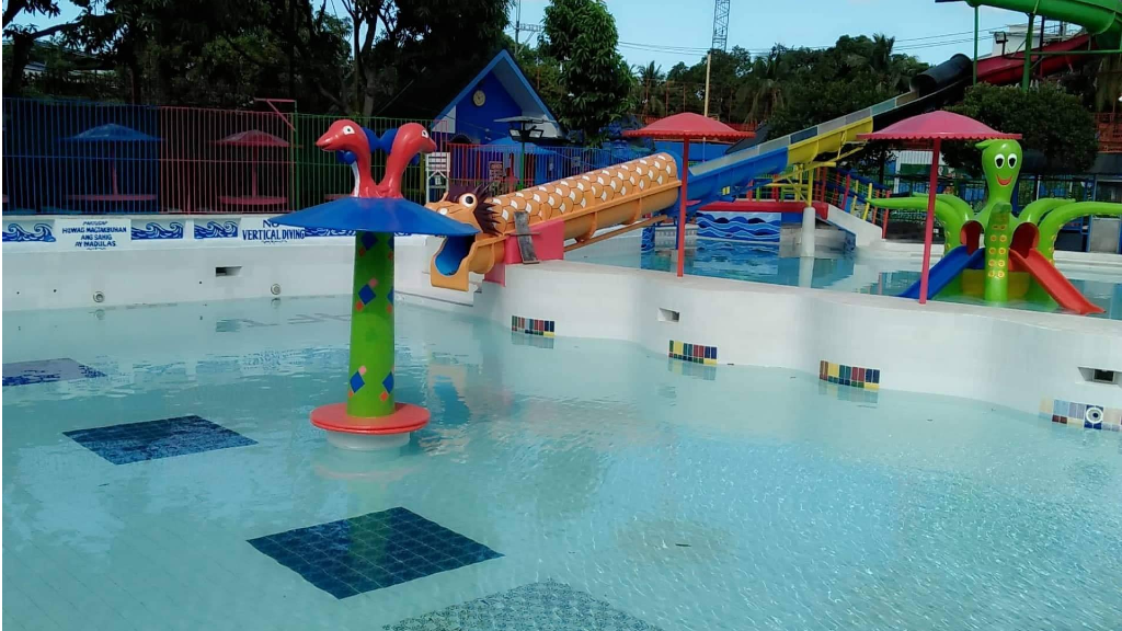 riverside community pool